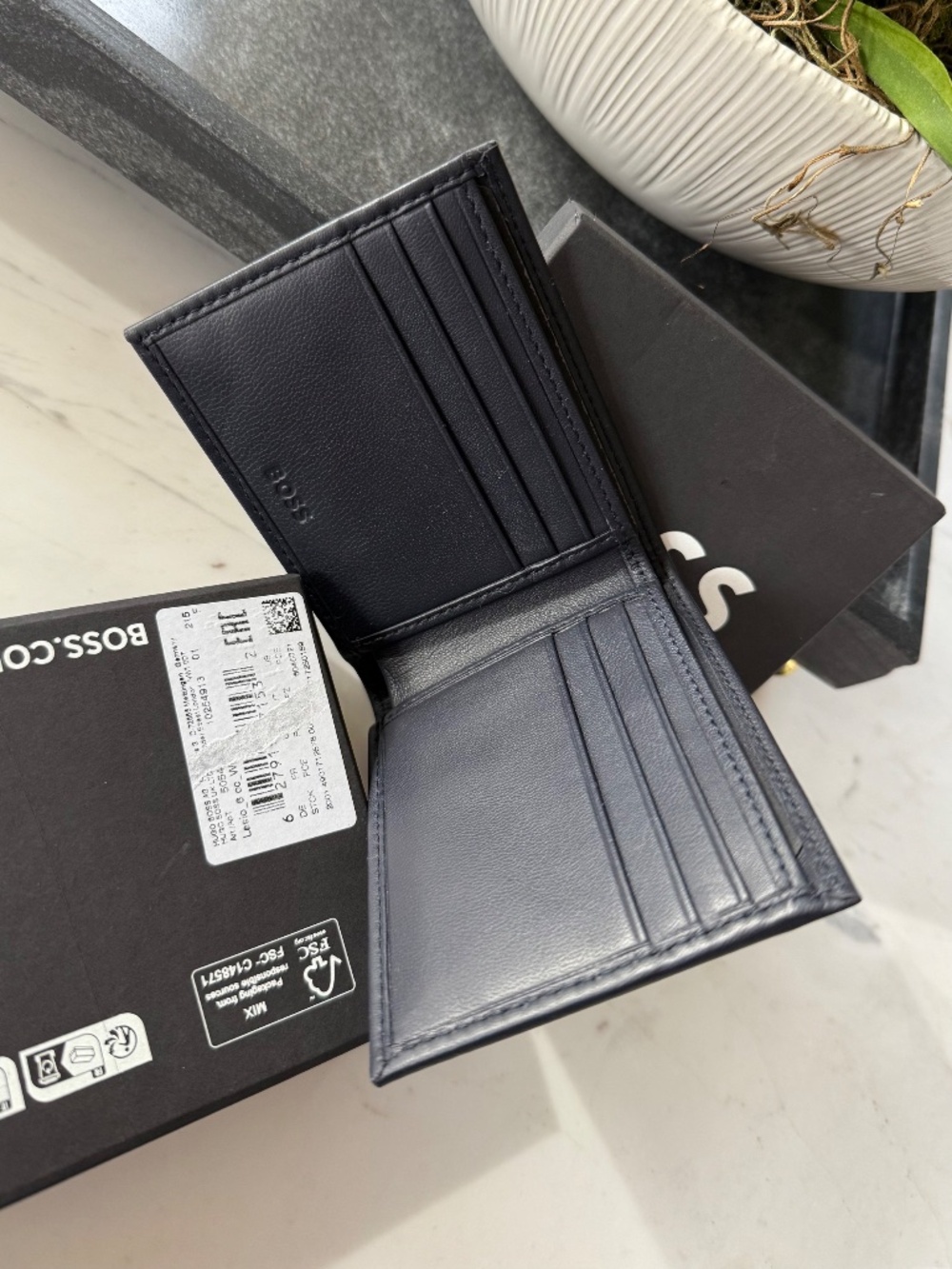 New Hugo Boss Laslo Leather Bifold Wallet - Picture 9 of 12
